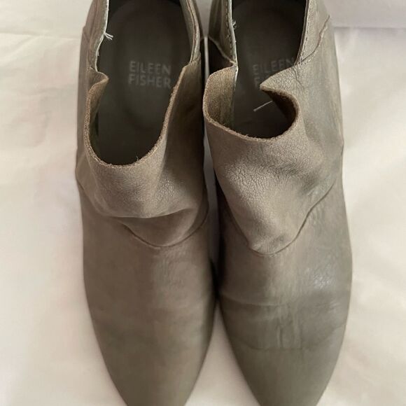 Eileen FisherMushroom Colored Suede Booties Size 8.5 - Picture 9 of 11